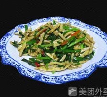 Stir-Fried Tofu Skin with Leeks