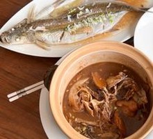 Steamed White Fish with Soy Sauce