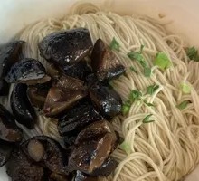 Stir-Fried Noodles with Mushrooms