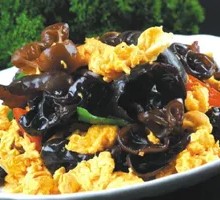 Wood Ear Mushroom Stir-Fried with Eggs