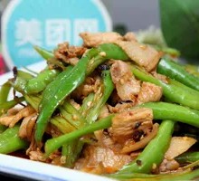 Green Pepper Stir-fried Lamb