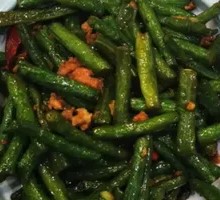 Stir-Fried Pork Shreds with Garlic Chives