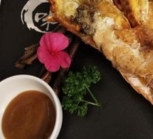 Garlic-Flavored Live Lobster