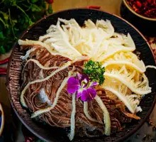 Black and White Thousand Layer Delicacy