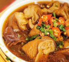 Hand-Cut Mushroom and Intestine Stir-Fry