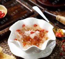 Peach Gum and Tremella Dessert