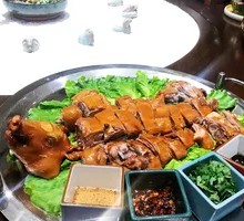 Golden Roast Suckling Pig