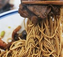Stir-fried Pork Liver Noodles with Onions