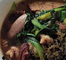 Shrimp and Intestine Noodles with Braised Pork