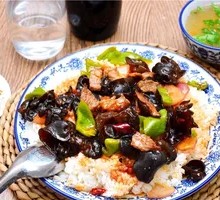 木耳炒牛肉盖浇饭