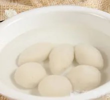 Radish-filled Tangyuan