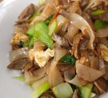 鸭腿炒河粉