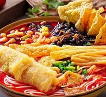Crackling Rolls with Snail Noodles