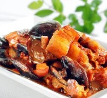 Braised Pork with Mushrooms