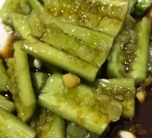 Garlic Cucumber Salad