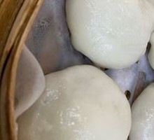 Crab Roe Soup Dumplings