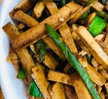 Stir-fried Pork with Tofu Cubes