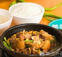 Braised Pig Trotters in Brown Sauce