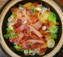 Sausage, Bacon, and Chicken Leg Clay Pot Rice