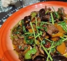Stir-Fried Beef with Yellow Onion