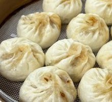 Pork Belly Steamed Bun with Sauce