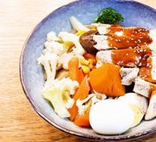 Black Pepper Chicken Quinoa Bowl