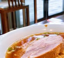 Sauce-Flavored Pig Trotter Noodles