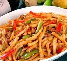 Two-Section Noodles Stir-Fry