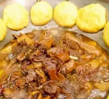 Stewed Goose in Iron Pot