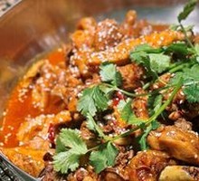 Stir-Fried Chicken with Spicy Sauce in Dry Pot