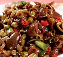 Sour Pickled Beans with Chicken Gizzard