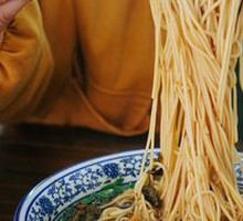 Pickled Cabbage and Pork Noodles