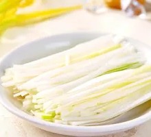 Scallion Cucumber with Hawthorn Strips