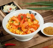 Egg and Shrimp Noodle Soup with Tomato Sauce