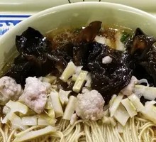 Stir-Fried Meat Noodles
