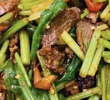 Stir-Fried Beef with Celery