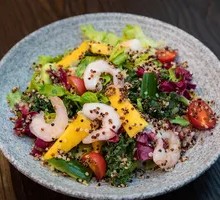 Chicken Sandwich with Quinoa Salad