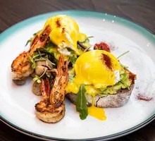 Bacon Spinach Benedict Egg