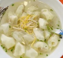 Chicken Soup Dumplings with Bubbles