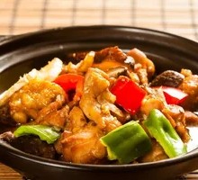 Stewed Chicken with Steamed Buns