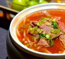 Kaili Sour Soup Surfing Wagyu Beef