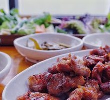 Signature Palace-style Pork Chop Salad