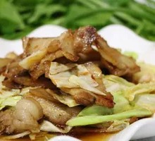 白菜炒肉盖浇饭