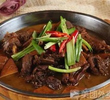 Earthen Pot-Braised Old Goose