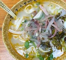 Sour Cabbage Beef Noodle Soup