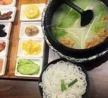 Old Mother's Classic Crossing-the-Bridge Rice Noodles