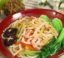 Pickled Vegetable and Pork Noodles