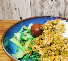 酸豆角肉沫盖浇饭