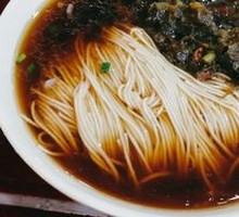 Pickled Cabbage and Pork Noodles