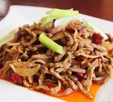 洋葱炒牛肉盖浇面